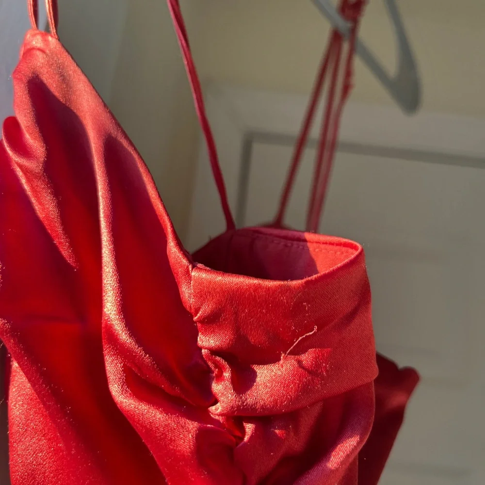 Betsey Johnson 95% Silk Ruched Mini Vintage Dress in Red - Picture 11 of 16